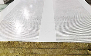 沖孔吸音夾芯板技術(shù)創(chuàng)新引領(lǐng)行業(yè)變革，降噪效果顯著提升